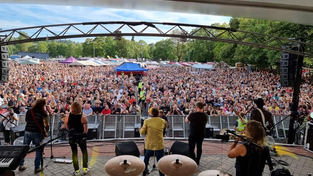 Lavalta yleisö kuva Salonjokilaakso